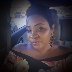 Meet your Posher, Yolanda